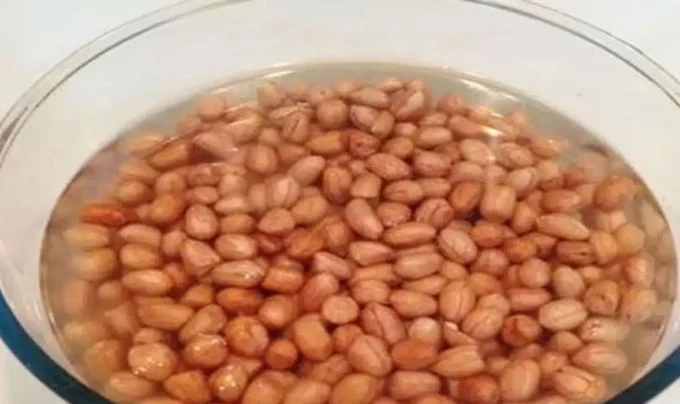 Soaked Peanuts: నానబెట్టిన వేరు శనగల తో అన్ లిమిటెడ్ లాభాలు..!