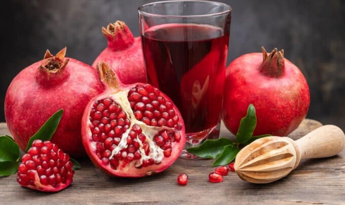 Pomegranate: ఎట్టి పరిస్థితుల్లో కూడా ఈ సమస్యలు ఉన్నవాళ్లు దానిమ్మ పండు అసలు తినకూడదు
